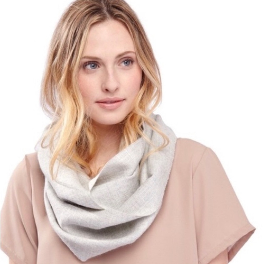 Cuyana infinity scarf